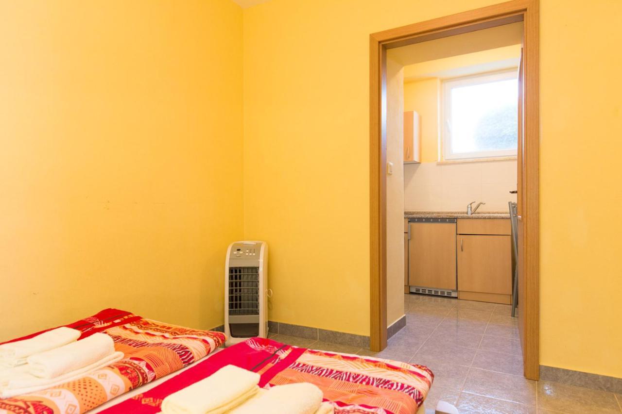 Vila Milano Apartman Kornić Kültér fotó