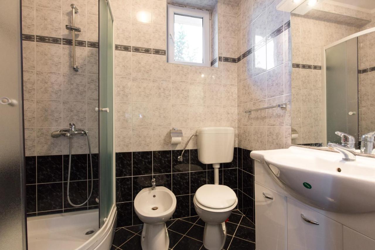 Vila Milano Apartman Kornić Kültér fotó