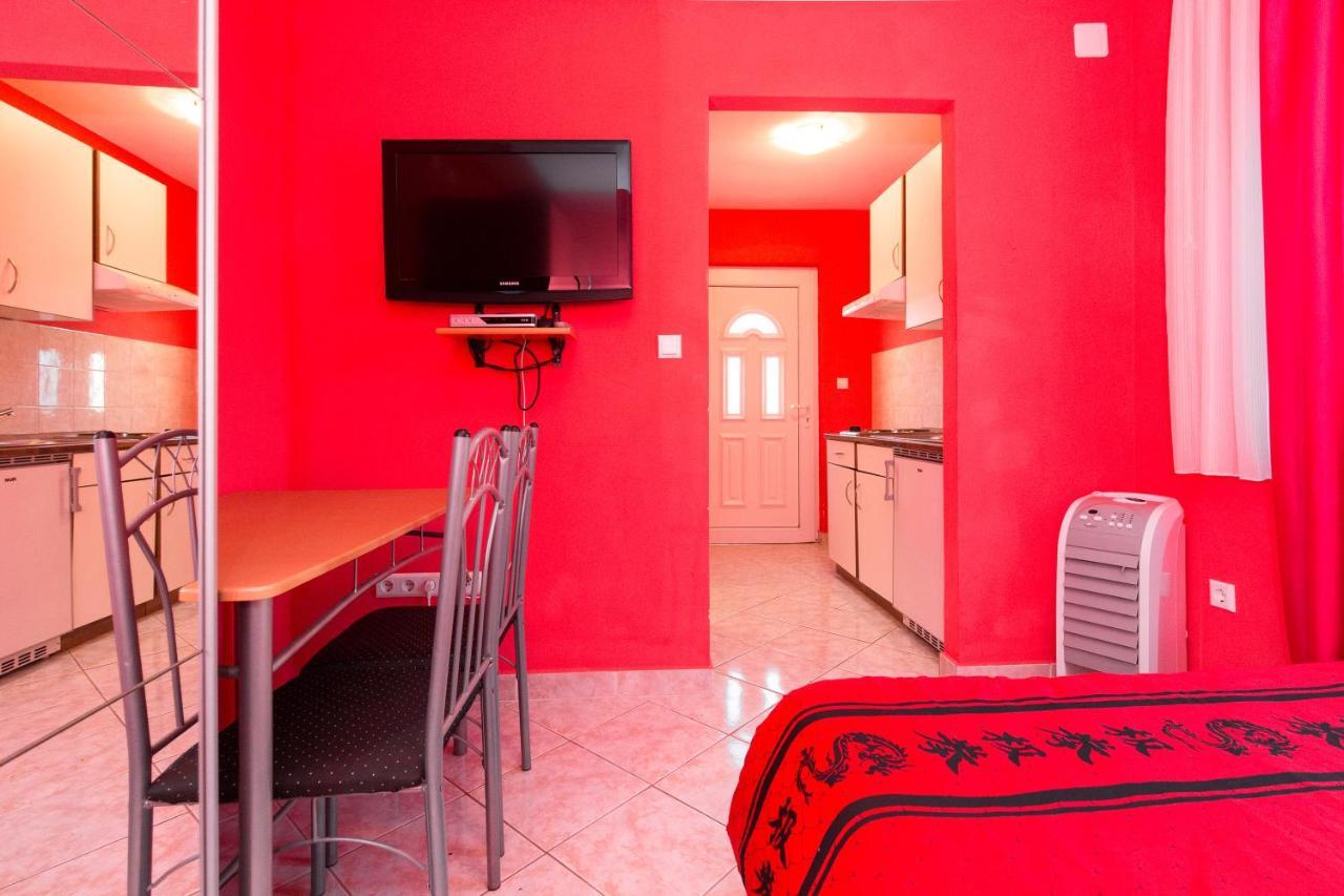 Vila Milano Apartman Kornić Kültér fotó